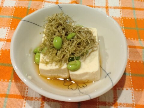 あとひと品に♡とろろ昆布と枝豆の冷奴